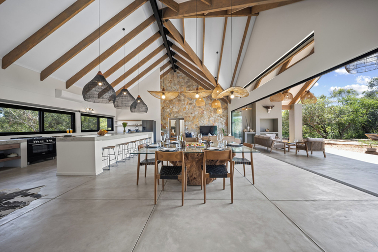 Dining 5, Kimbilia Luxury Villa, Mopani