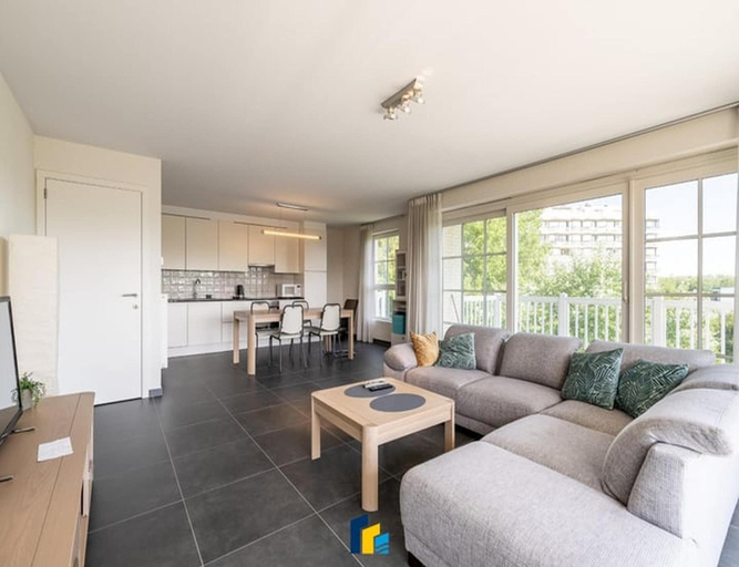 Living room 4, 2BR Apartment With Terrace Near Beach, West-Vlaanderen