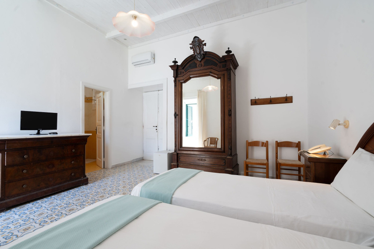 Bedroom 4, Pensione Di Lustro, Napoli