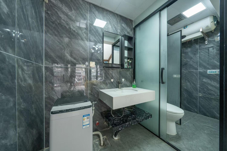 Bathroom 3, Fenghuang Ancient Town Lazy Cat Riverside Inn, Xiangxi Tujia and Miao