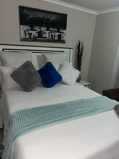 Room 4, Ecogreen Bed&Breakfast on Botha, Waterberg