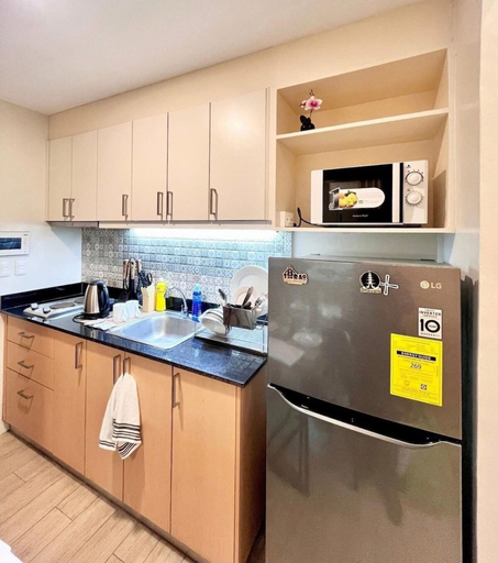 Private kitchenette, Cozy Studio at Lafayette Park, Iloilo City