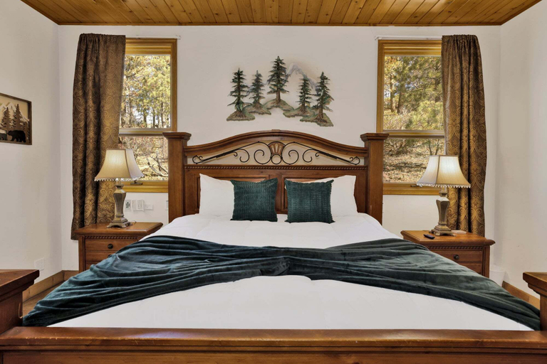 Room 4, 2597-the Village Timber Lodge, San Bernardino