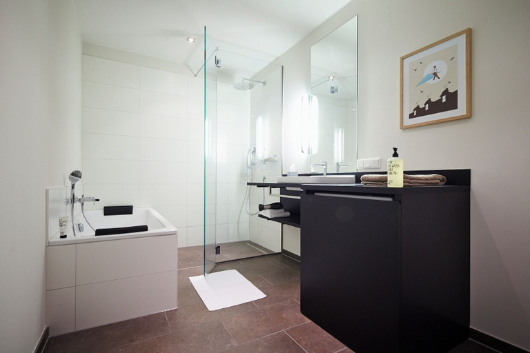 Bathroom 5, ipartment Frankfurt Europaviertel, Frankfurt am Main