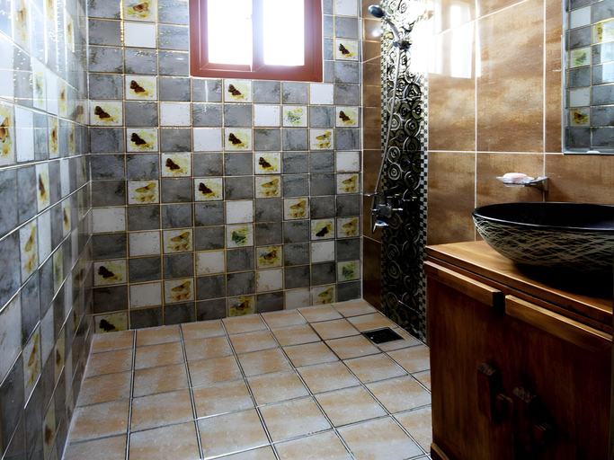 Bathroom 5, Hana Hostel, Jung