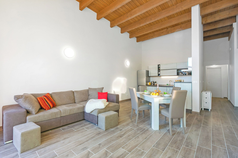 Living area 5, Tana Delle Volpi, Torino