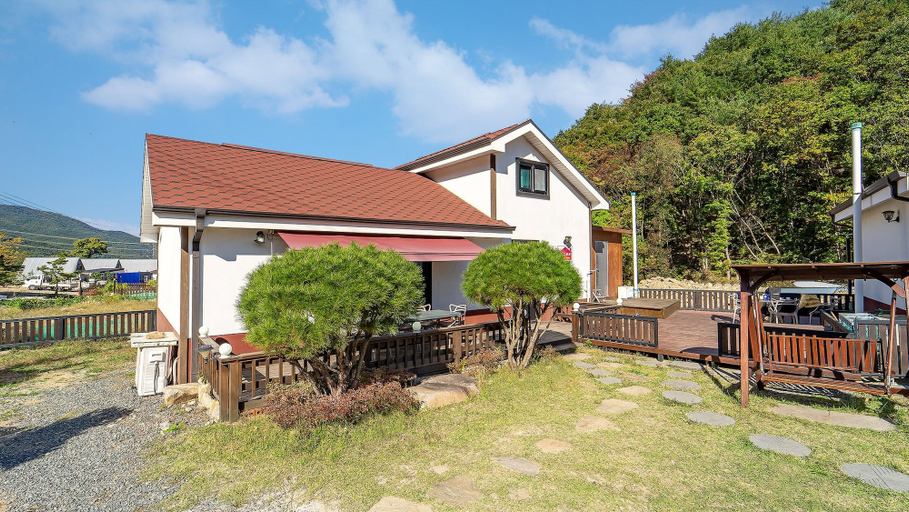 Exterior & Views 2, Gyeongju Hiltopia Kids Pool Villa, Gyeongju