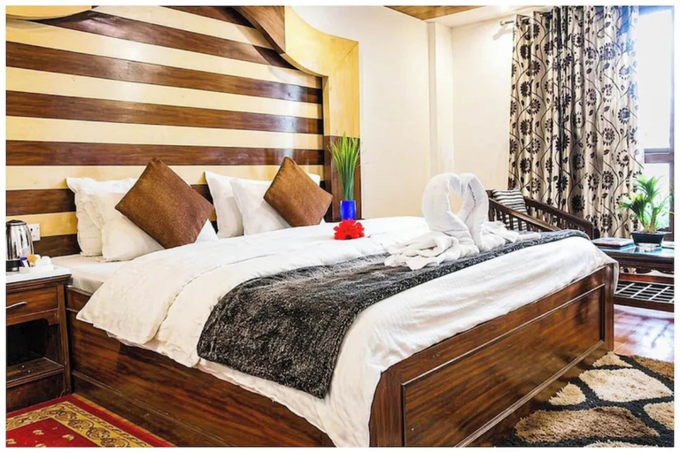 Room 2, Hotel Abhi-Nandan Near Mall Road, Dehradun