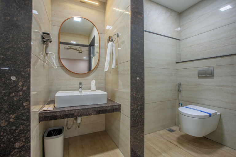 Bathroom 5, La Antaraa, Thoothukkudi