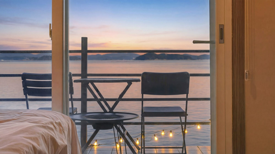 Room 2, Taean Solpleo Pool Villa, Taean