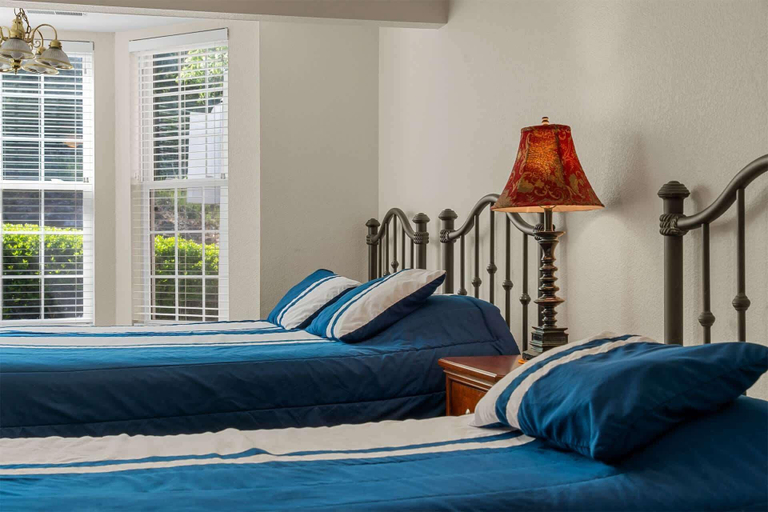 Room 2, The Shoreline Suite 2bdr, Stone