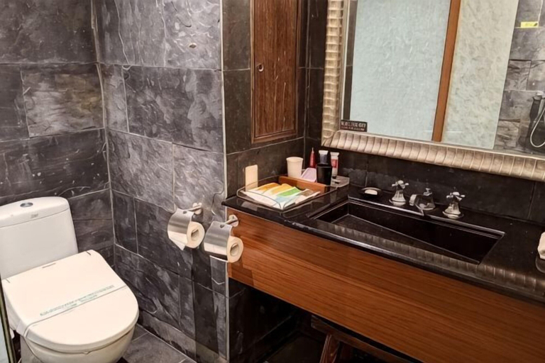 Bathroom 4, Bali Nature Spa Hotspring Resort, Taichung