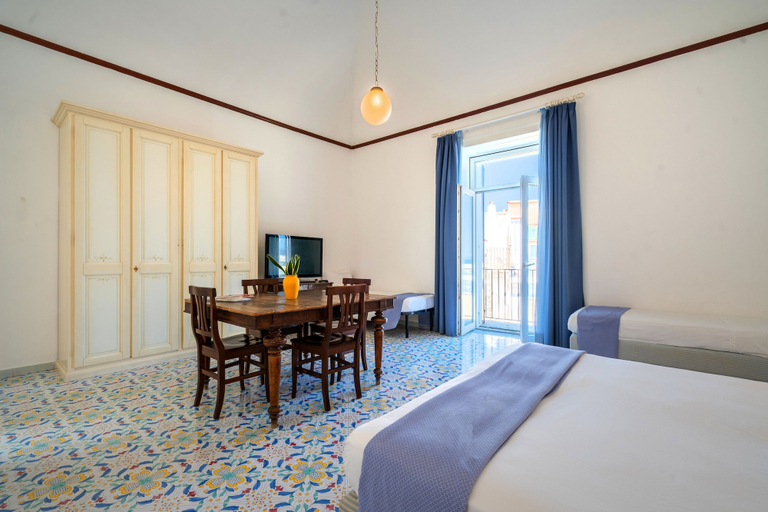 Bedroom 5, Pensione Di Lustro, Napoli