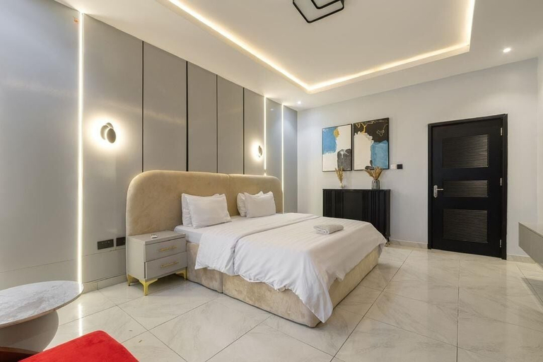 Room 4, 2 bedroom luxury, Eti-Osa