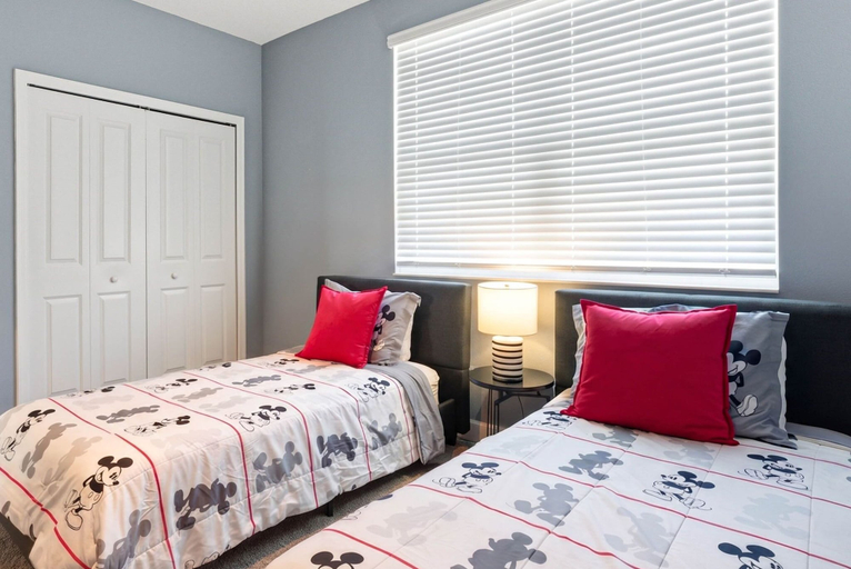 Room 3, 5BR Family Home, Pool, Theme Beds, Space, Location, Osceola