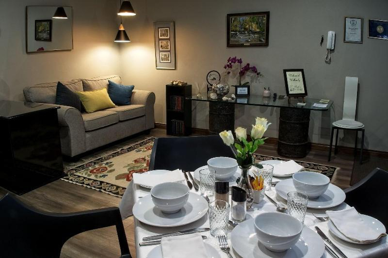 Public Area, Rest a While Guest House, City of Tshwane