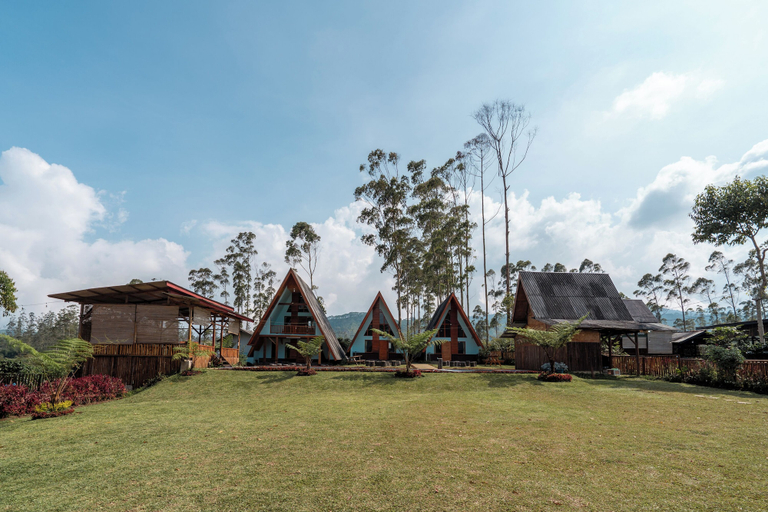 Exterior 2, The Cabin Artana, Bandung