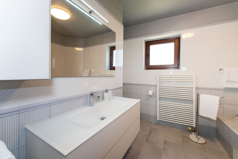 Bathroom 4, Villa Bruna, Zadar