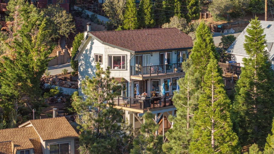 Exterior 2, 2654- Canyon Crest Ski View Chalet, San Bernardino