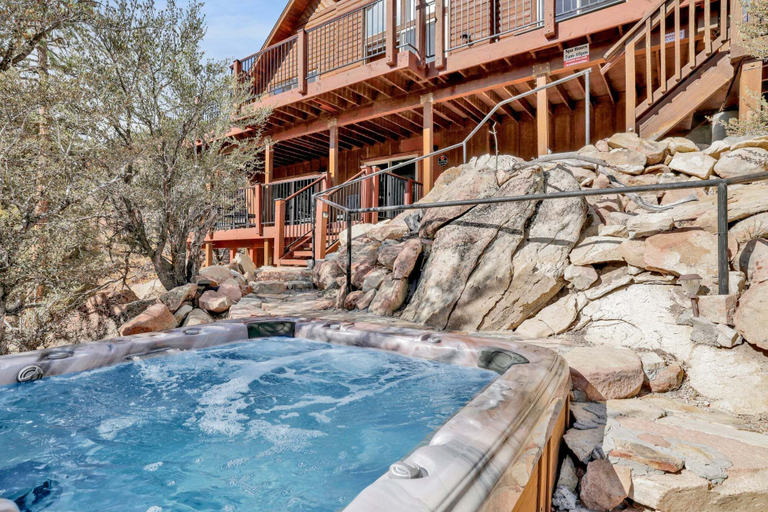 Outdoor spa tub 2, 2606-view on the Rocks, San Bernardino