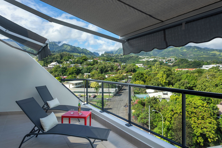 Mountain view, Atea Pearl