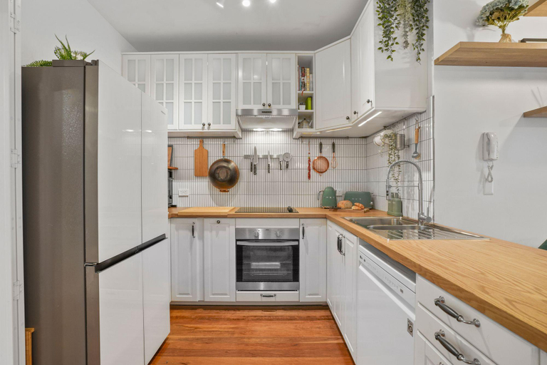 Kitchen 4, Peaceful 1-Bed Apartment Near Brisbane's Heart, Fortitude Valley