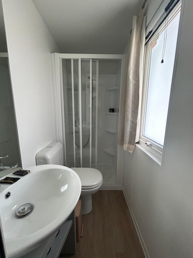 Bathroom 3, Chrissa Camping Rooms & Bungalows, Central Greece
