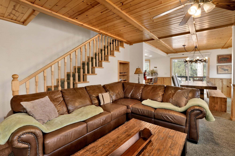 Living area 4, Brownie Resort #2618, San Bernardino