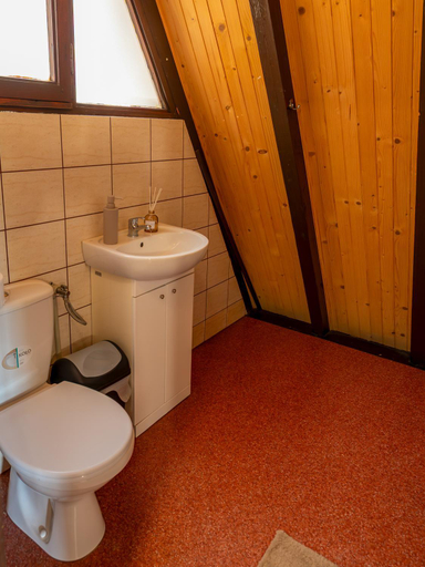 Bathroom 3, Wawrzkowizna, Bełchatów