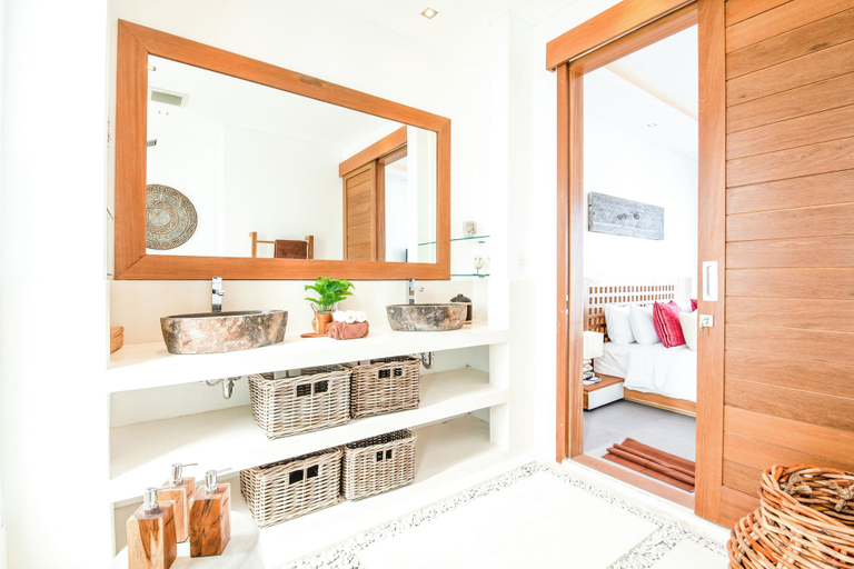Bathroom, Chic 2BR Villas, Brawah Hub, 300m to Coastal Bliss, Badung