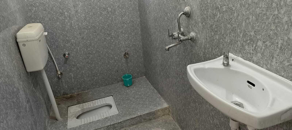 Bathroom 3, Hotel Imperial Garden, Patna