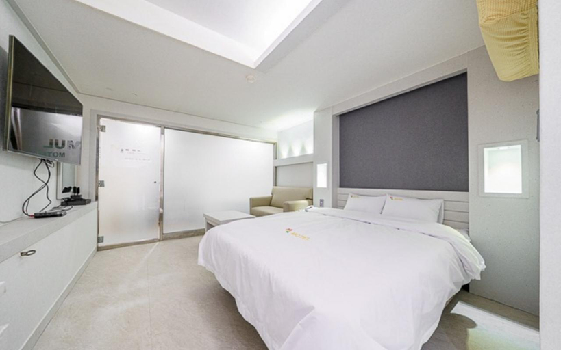 Bedroom 2, Sanbon MUL, Anyang