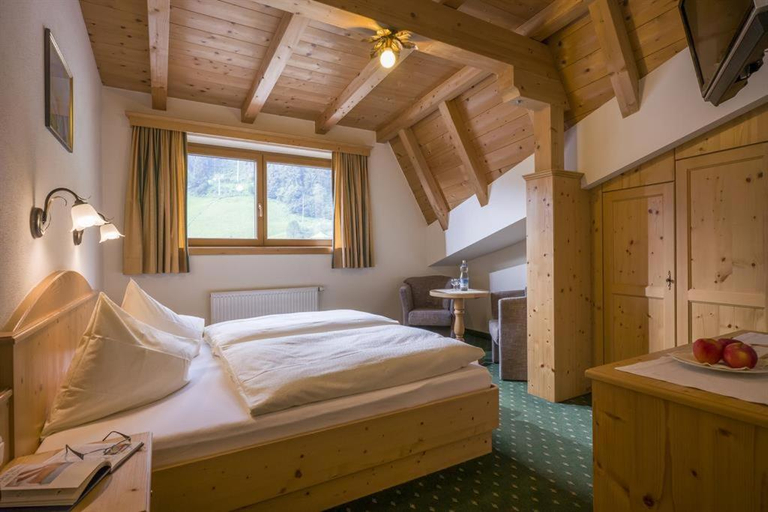 Bedroom 2, Hotel-Garni Klocker, Schwaz