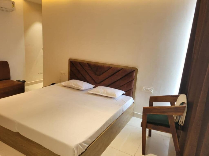 Room 5, Hotel Royal Vilas, Bharatpur