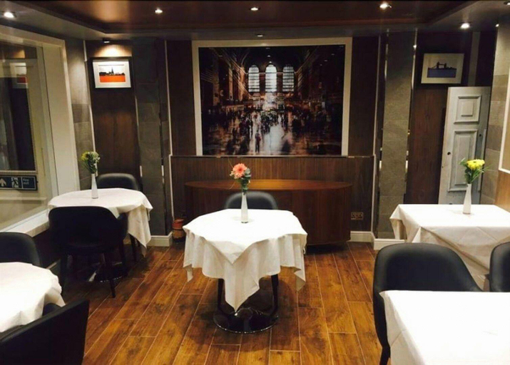 Food & Drinks 5, Cheshire Hotel, London