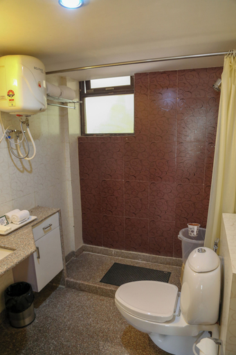 Bathroom 4, Misty Meadows Resort, Solan