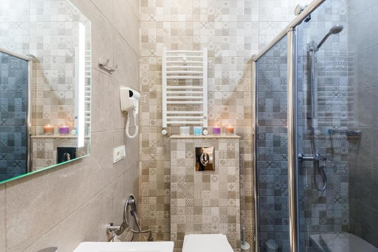 Bathroom 2, Apartment on Marjanishvili Square, Tbilisi