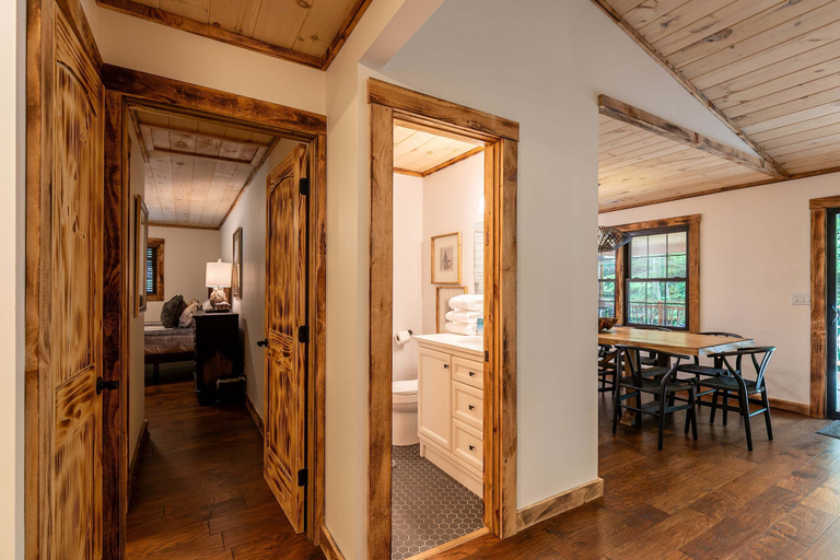 Interior 2, Moosey Creek Lodge, Avery