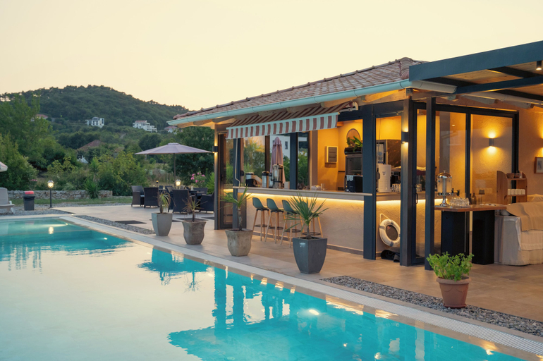 Bar (on property), La Hacienda