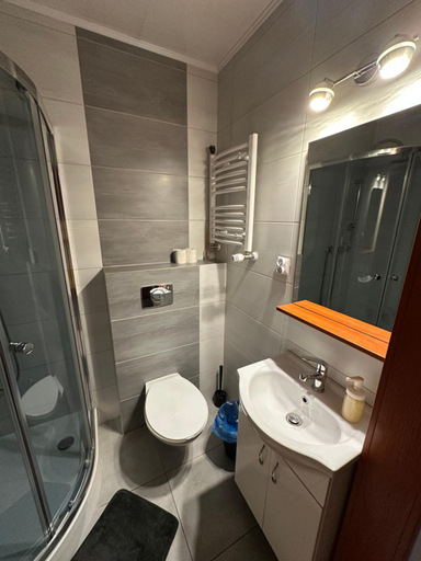 Bathroom 4, Bianco - pokoje noclegowe, Częstochowa City