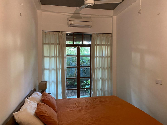 Bedroom 2, Neem Aura – Private Villa | 24/7 Power | AC | 2BR, Hikkaduwa