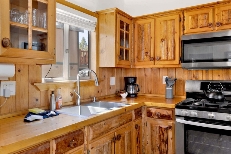 Private kitchen 2, 2655 - Highland Hideout, San Bernardino