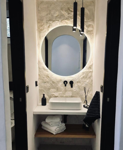 Bathroom 2, Asterias Studios, South Aegean