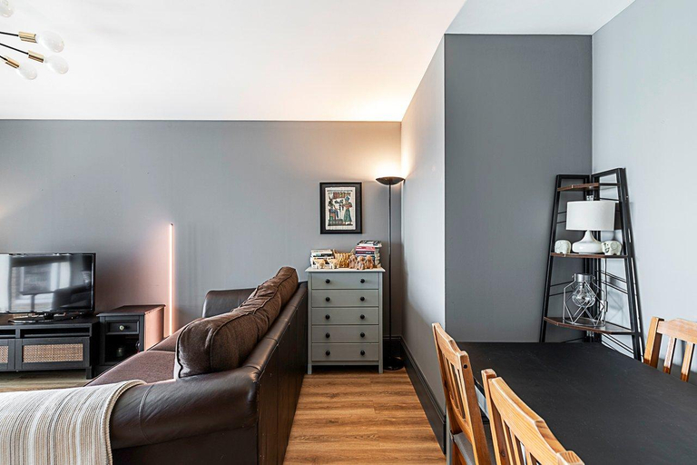 Others 4, Riverside Escape with Breathtaking Thames Views, London