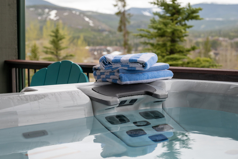 Outdoor spa tub 4, 130 Discovery Court At Rendezvous 3 Bedroom Home, Grand