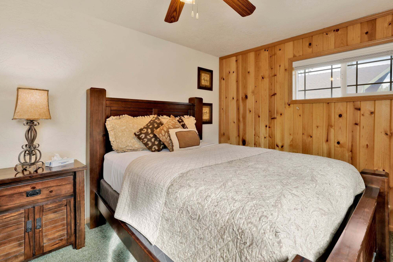 Room 2, Brownie Resort #2618, San Bernardino