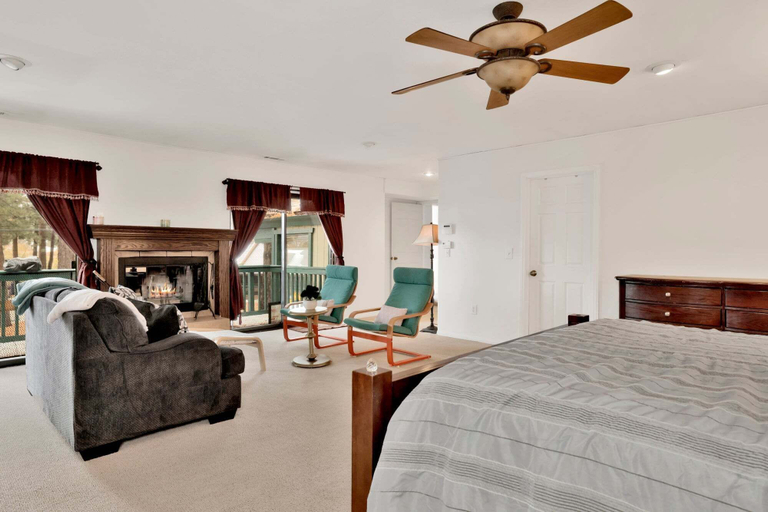 Room 5, Vivienda de Osos #2549, San Bernardino
