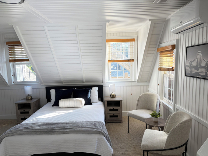 Room 3, The Castle Inn at Silver Lake, Hyde