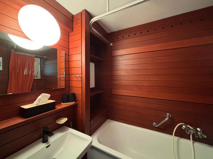 Bathroom 2, Terrassenpark Apartments, Ortenaukreis