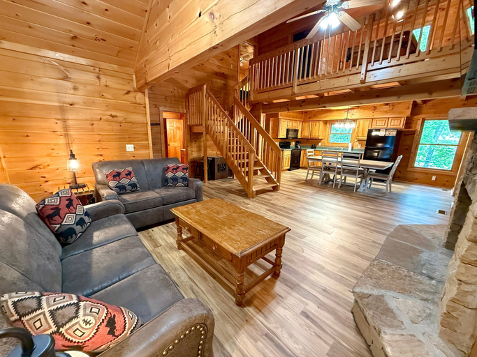 Living area 2, Silver Maple Summit 2 Bedroom Cabin, Sevier